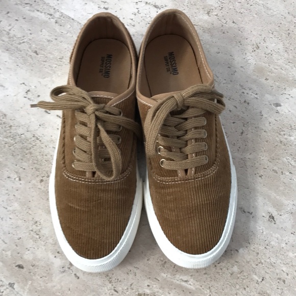 camel colored tennis shoes